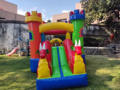 Castillo inflable de dragones para cumpleaños de niños