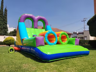 Alquiler del inflable Extrem en jardín grande