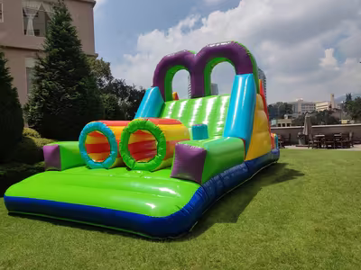 Alquiler del inflable Extrem en jardín grande