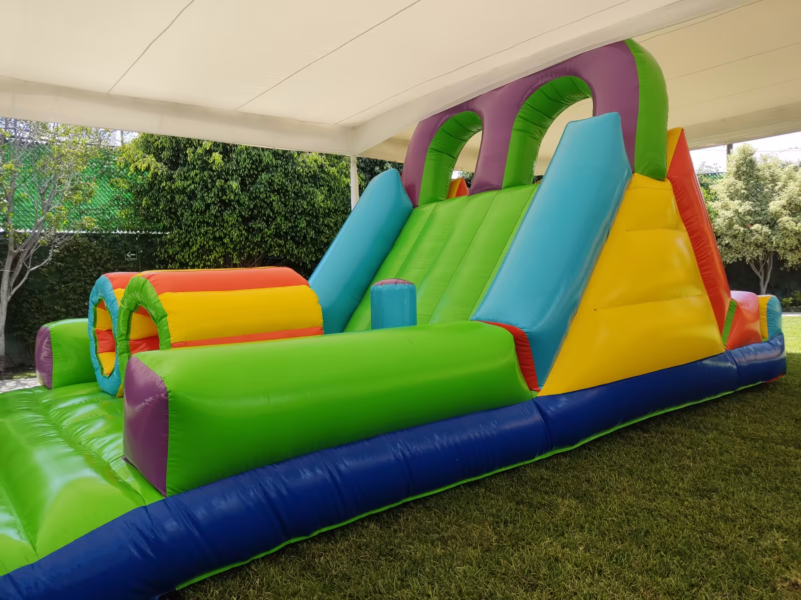 Inflable Extrem tipo circuito de obstáculos para eventos