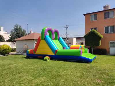 Inflable con tobogán de adrenalina para niños en CDMX