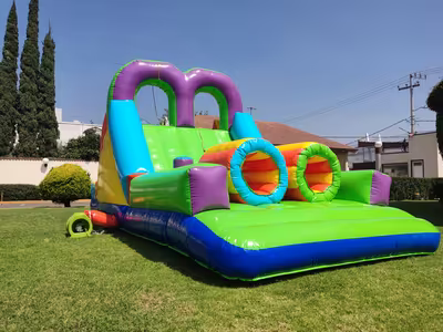Inflable con tobogán de adrenalina para niños en CDMX