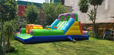 Inflable con tobogán de adrenalina para niños en CDMX