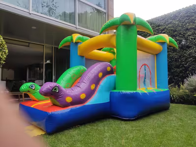 Brincolín de jungla y safari para fiesta infantil