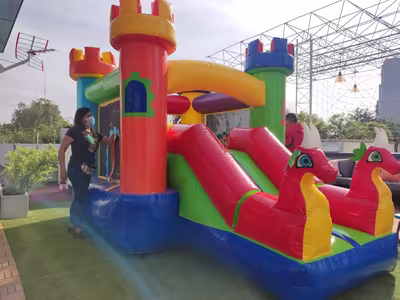 Cumpleaños de niños con inflable montado en CDMX