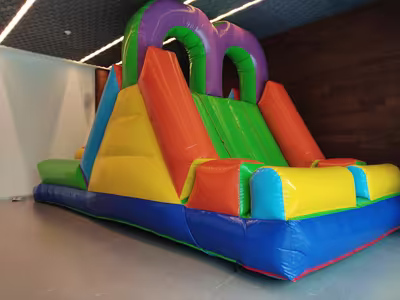 Fiesta infantil con inflable montado por DENFLAB en CDMX