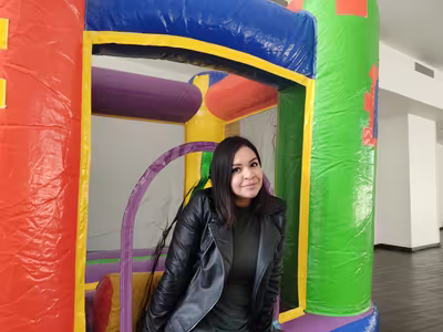 Fiesta en jardín con inflable para niños en CDMX