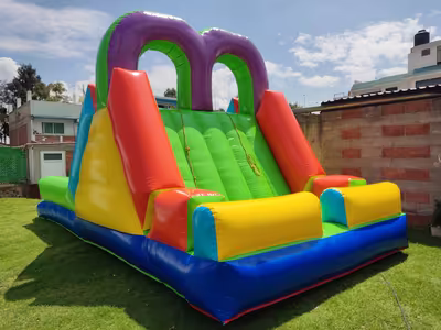 Kermés escolar con inflable en CDMX
